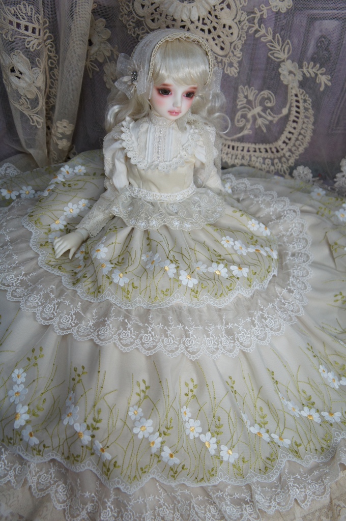 雛菊のクラシックドレス