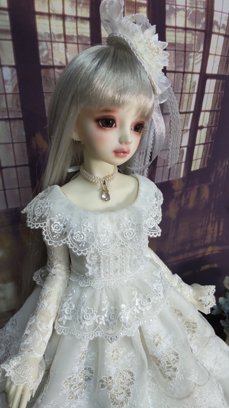 白い薔薇のドレス