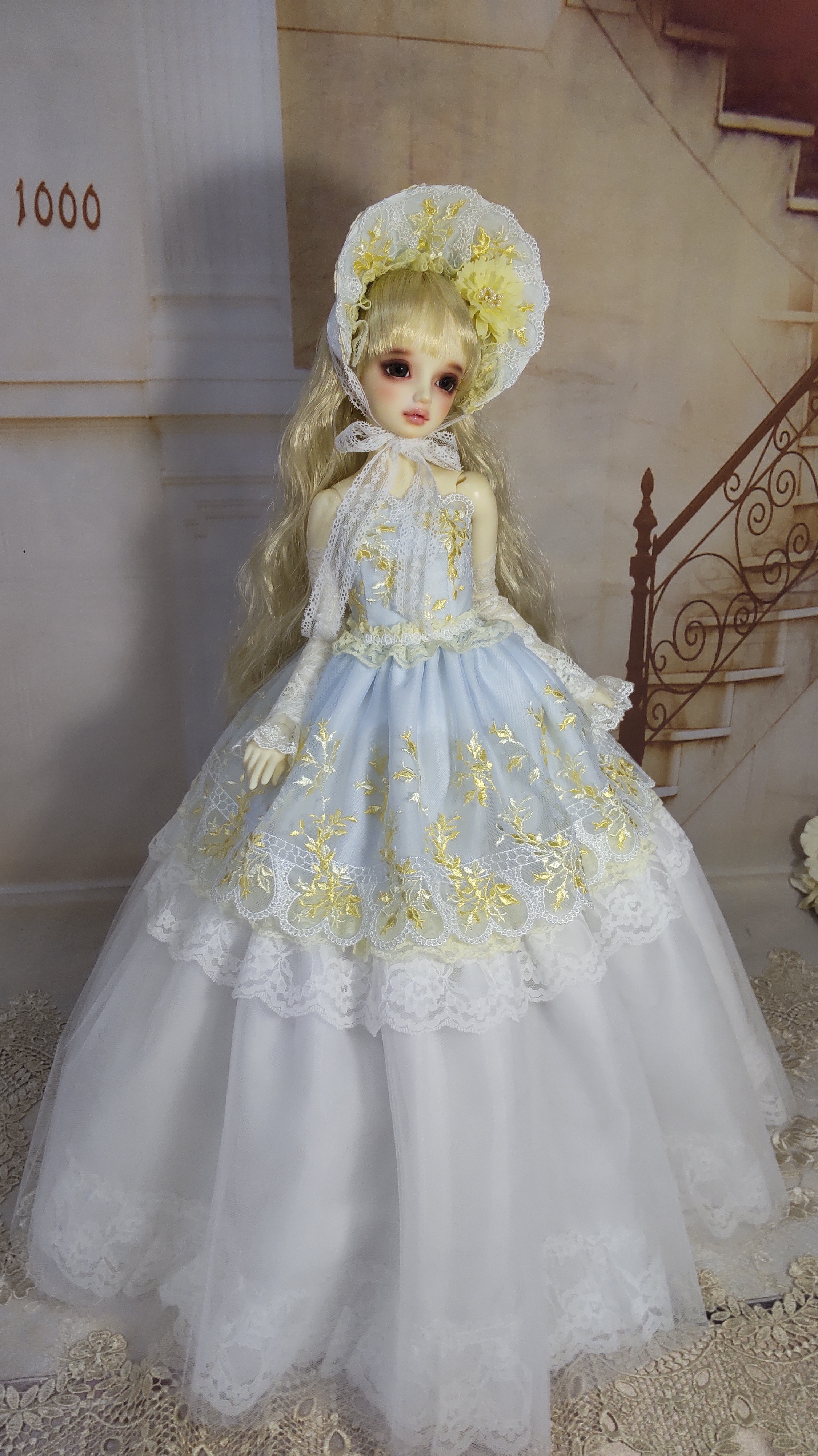 レモンイエローの花のドレス